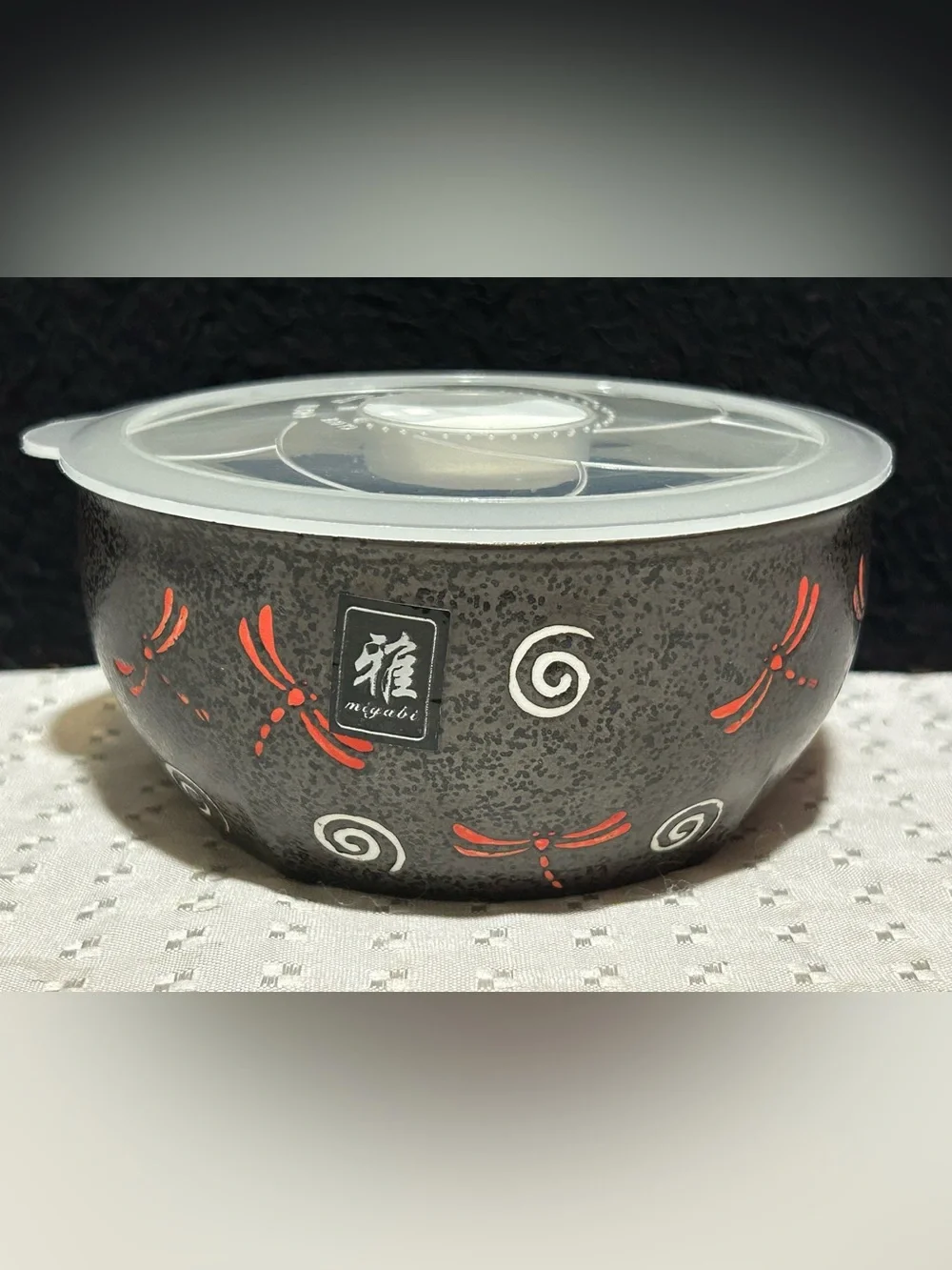 Miyabi Japanese ceramic soup/noodle bowl, red dragonfly,clear plastic lid